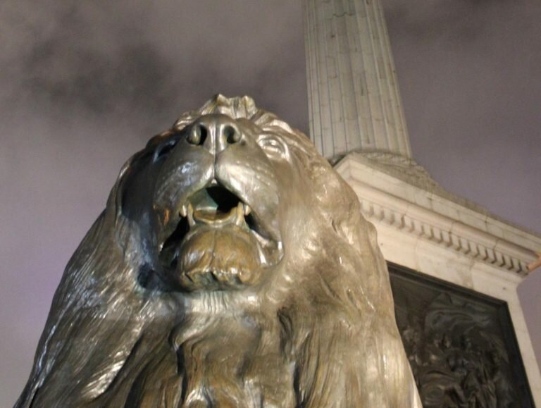 Os leões de Trafalgar Square