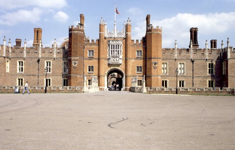 Hampton Court Palace, um palácio mal-assombrado
