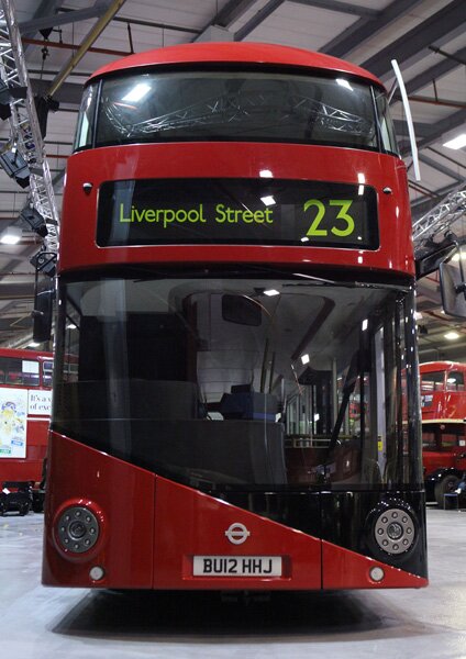Vídeo: embarque no novo ônibus de Londres Vídeo: embarque no novo ônibus de Londres