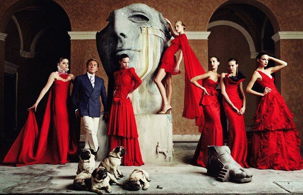 Valentino: Master of Couture