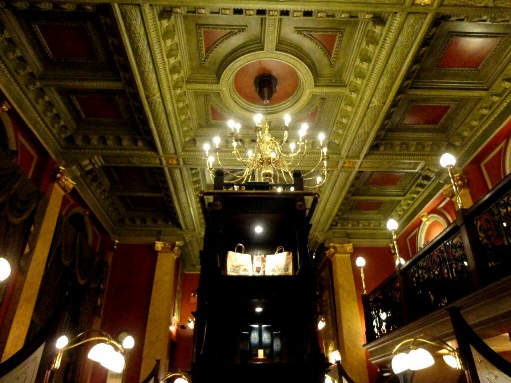Pub: The Old Bank of England