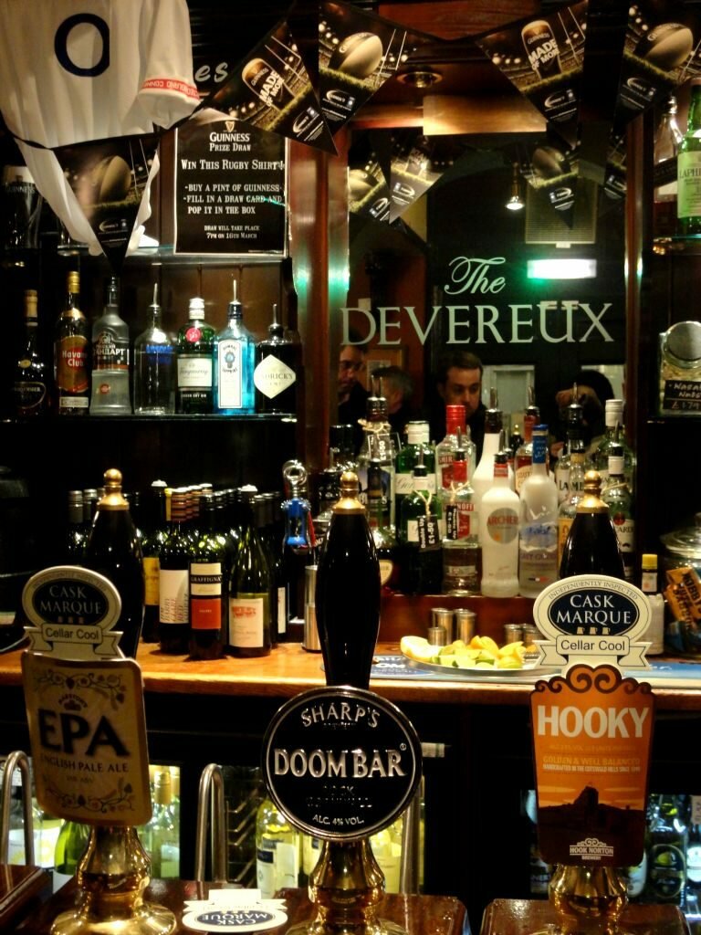 Pub: The Devereux