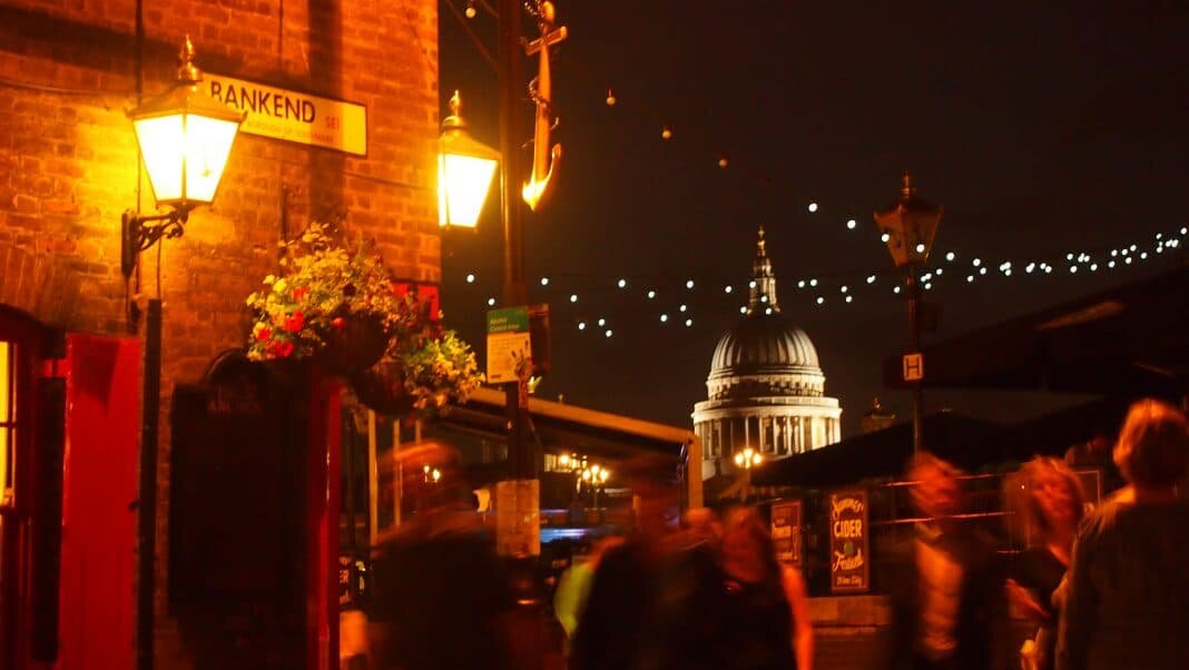 7 costumes da Inglaterra que revelam sua cultura